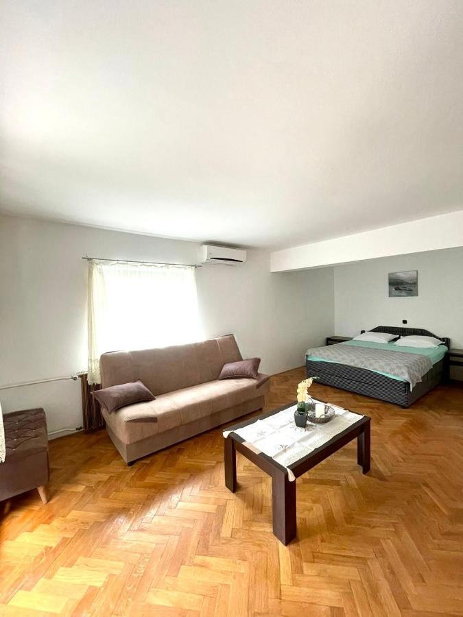 Apartament Julija 1 Igalo Zewnętrze zdjęcie