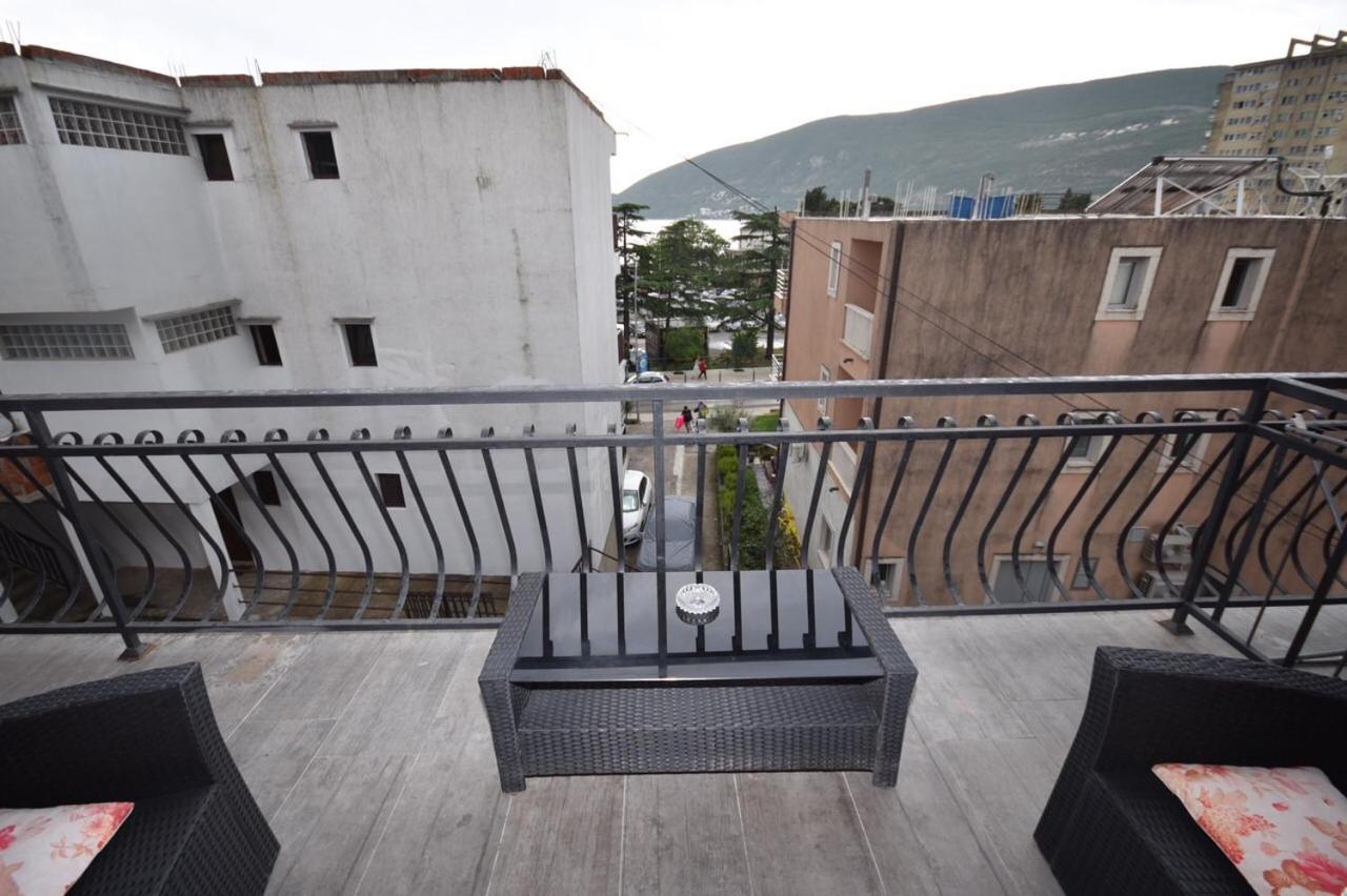 Apartament Julija 1 Igalo Zewnętrze zdjęcie