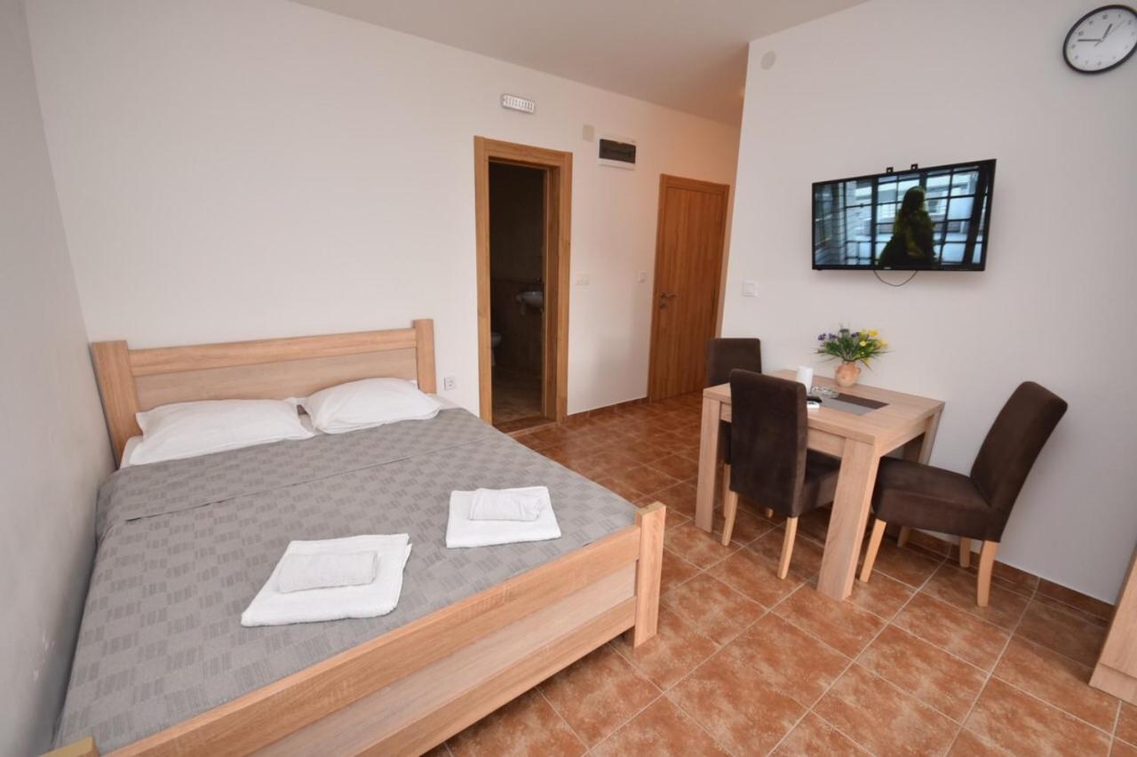 Apartament Julija 1 Igalo Zewnętrze zdjęcie