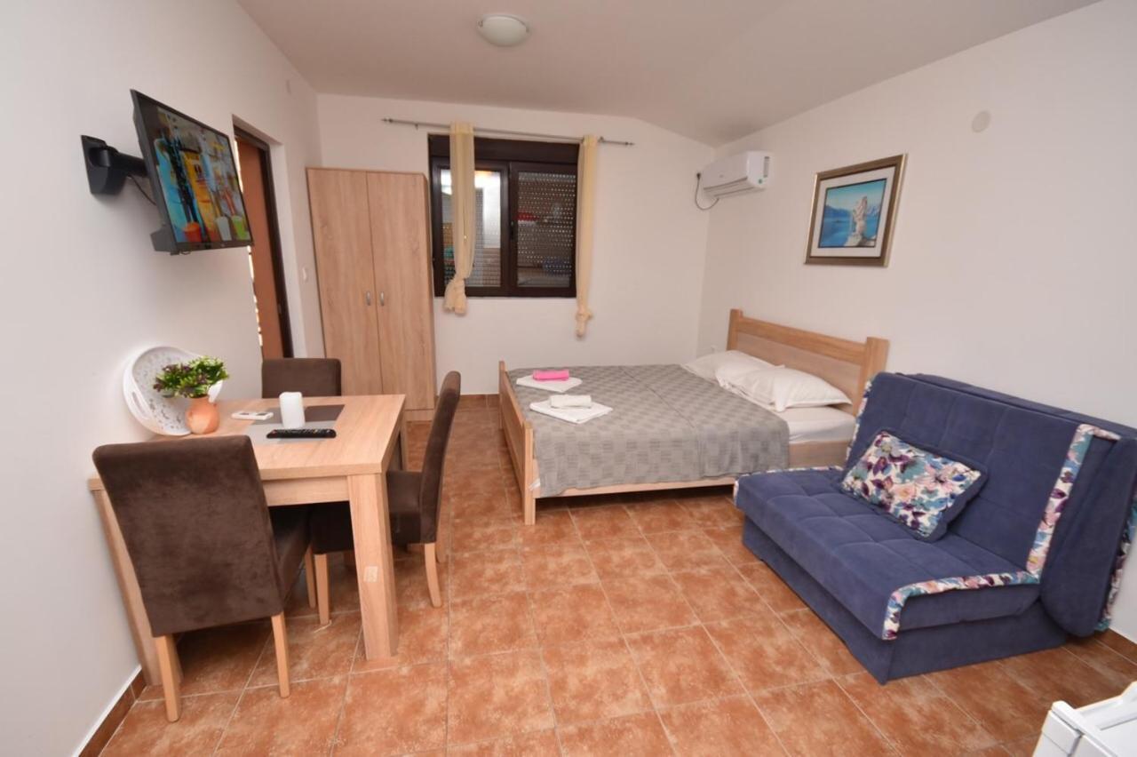 Apartament Julija 1 Igalo Zewnętrze zdjęcie